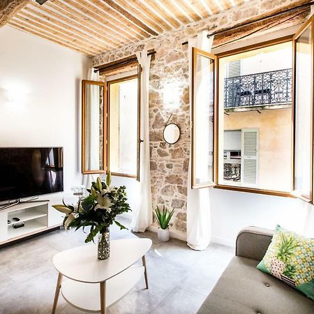 Charming Appartment อองทีบส์ ภายนอก รูปภาพ
