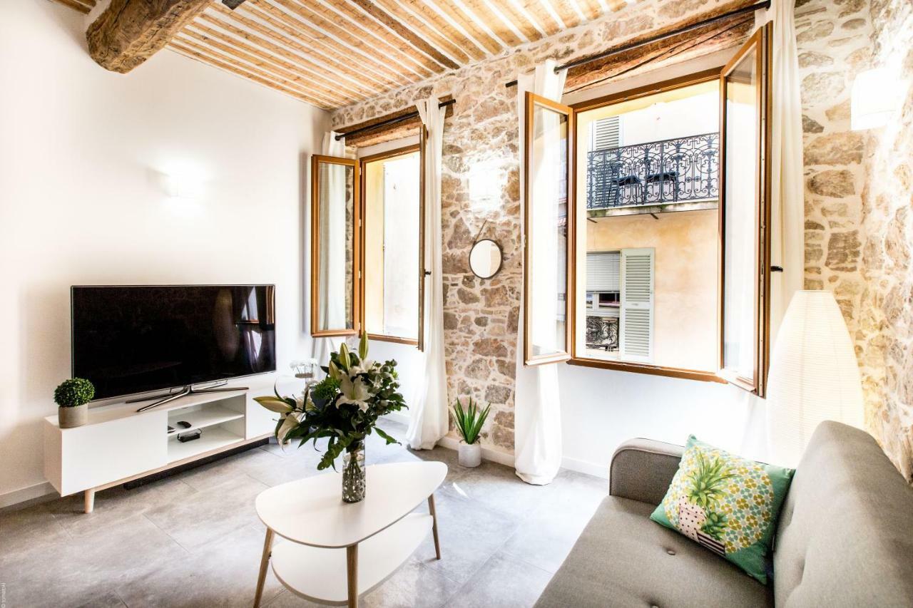 Charming Appartment อองทีบส์ ภายนอก รูปภาพ