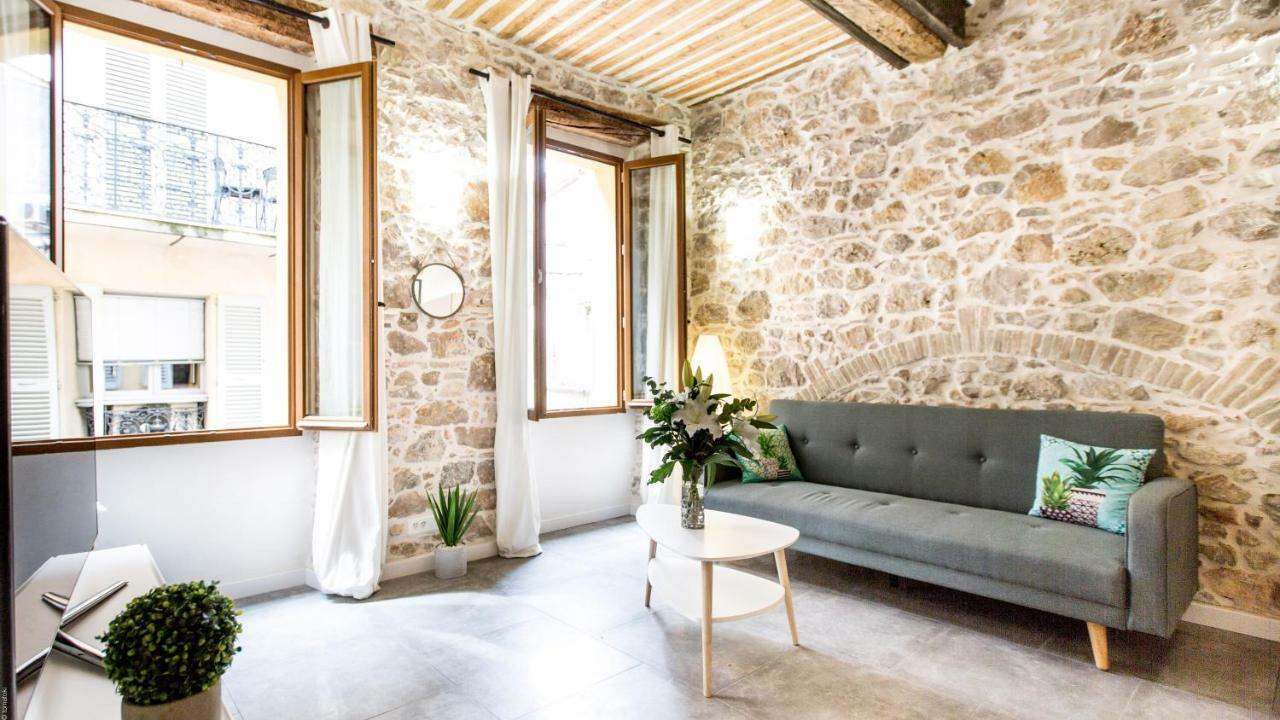 Charming Appartment อองทีบส์ ภายนอก รูปภาพ